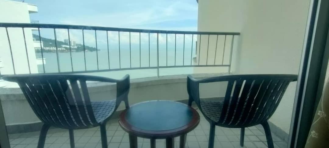 Jazz Rainbow Paradise Beachfront Peanag *