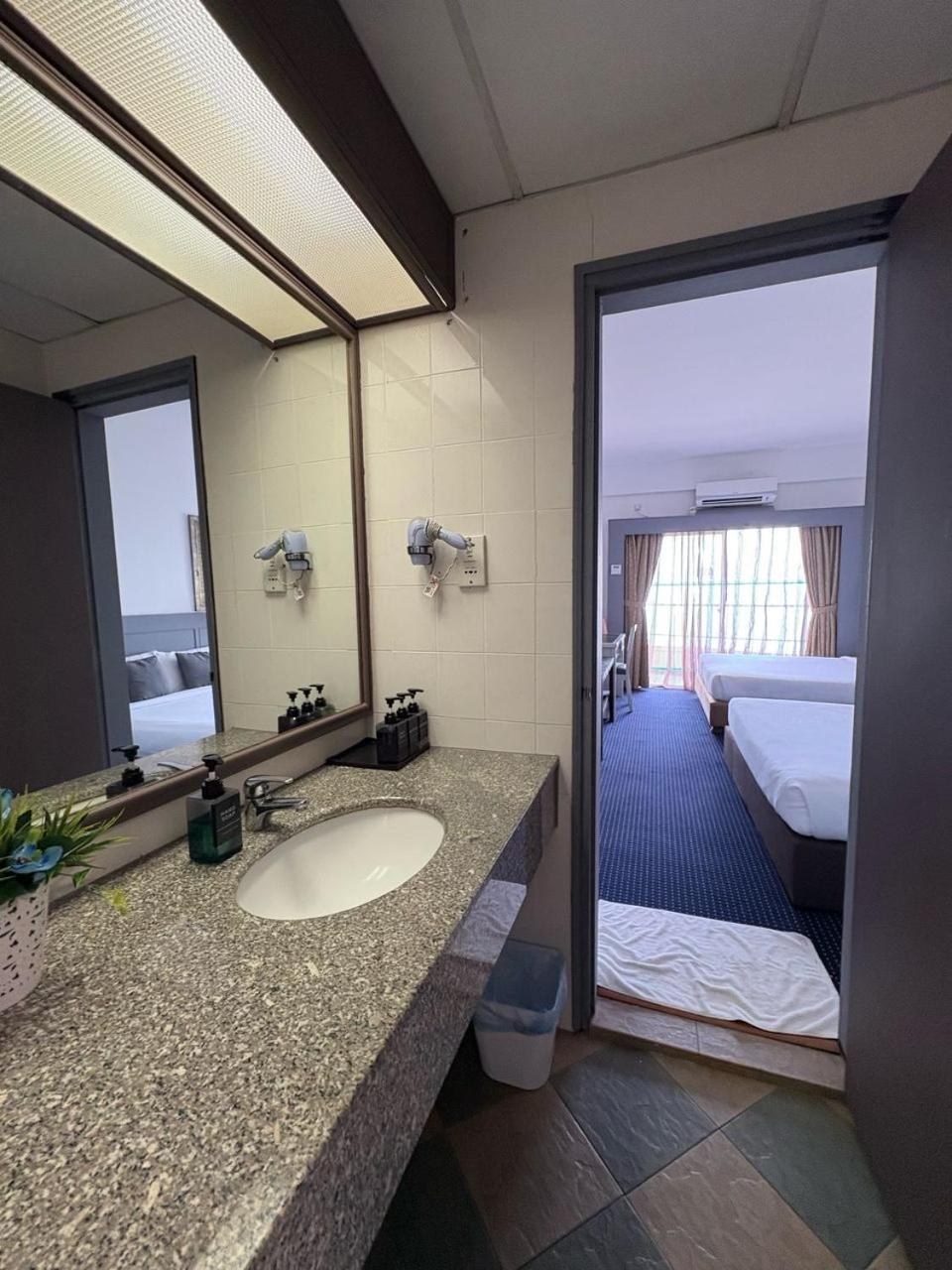 Apartment Jazz Rainbow Paradise Beachfront Peanag Tanjung Bungah (Penang)